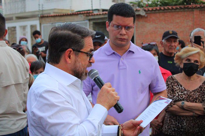 Gobernador de Carabobo inauguró “rotonda” de la calle Pocaterra de la urbanización Trigal Centro de Valencia