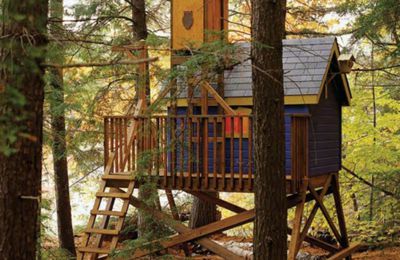 Cabane dans les arbres enfant