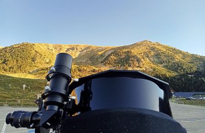 Le bleu du ciel ce matin après une nuit d'observation mémorable à 2000 m d'altitude.