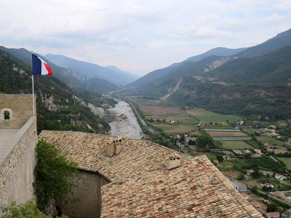 ENTREVAUX une cité de caractère aux confins du royaume, fortifiée par Vauban