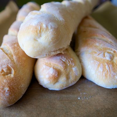 Culture française : est-ce que les Français achètent du pain chaque jour ?
