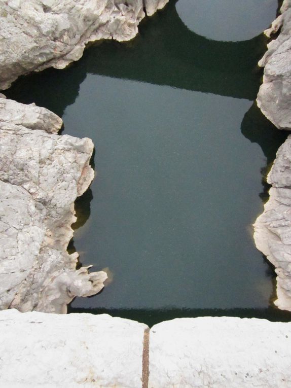 pont ancien du XI ° siecle et gorge de l'herault