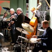 Landkreis-Kultur-Herbst in Veitshöchheim: Peter Tuschers Quintett "Blue in Green" begeisterte in der Bücherei mit Jazzklassikern - Veitshöchheim News