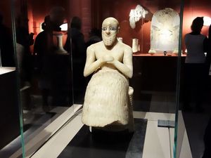 Louvre-Lens : L'écriture commence en Mésopotamie