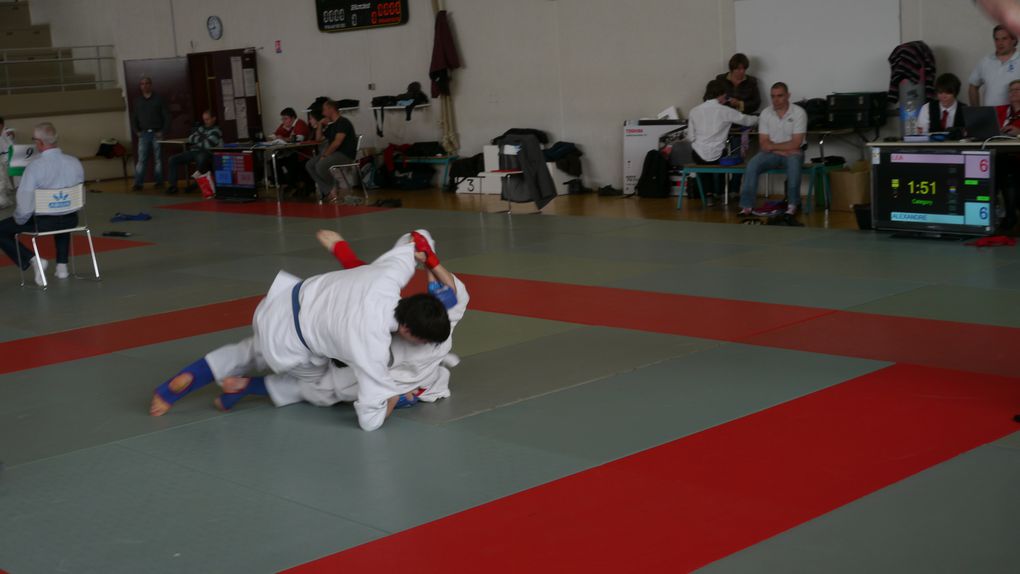 Quelques photos de la coupe jujitsu région Poitou-Charentes, on essaie de faire vivre l'expression compétition jujitsu (en plus de l'aspect premier du jujitsu la self-défense) dans notre région... Et c'est pas facile