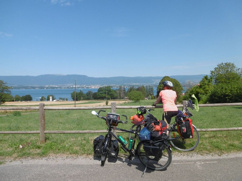 vue sur Lac Léman - halte douanes - les miroirs suisses se reproduisent la nuit, si, si, si...