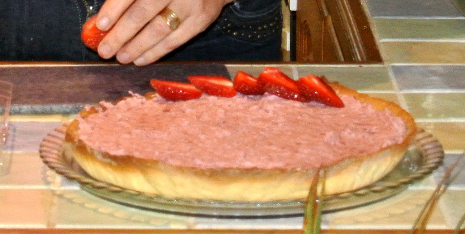 Tarte aux fraises sur crème d'amandes et crémeux léger aux fraises