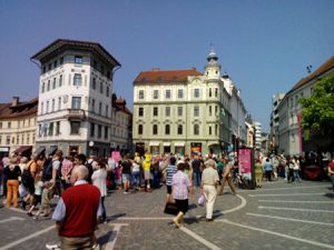 Le château, le pont du dragon, bateau-mouche, rue de Ljubljana