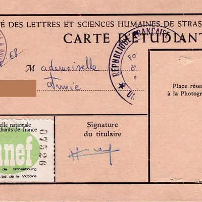 Entre les pages : carte d'étudiante