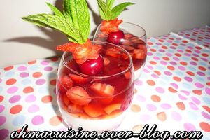 Verrine fromage blanc et gelée d'infusion fruits noirs