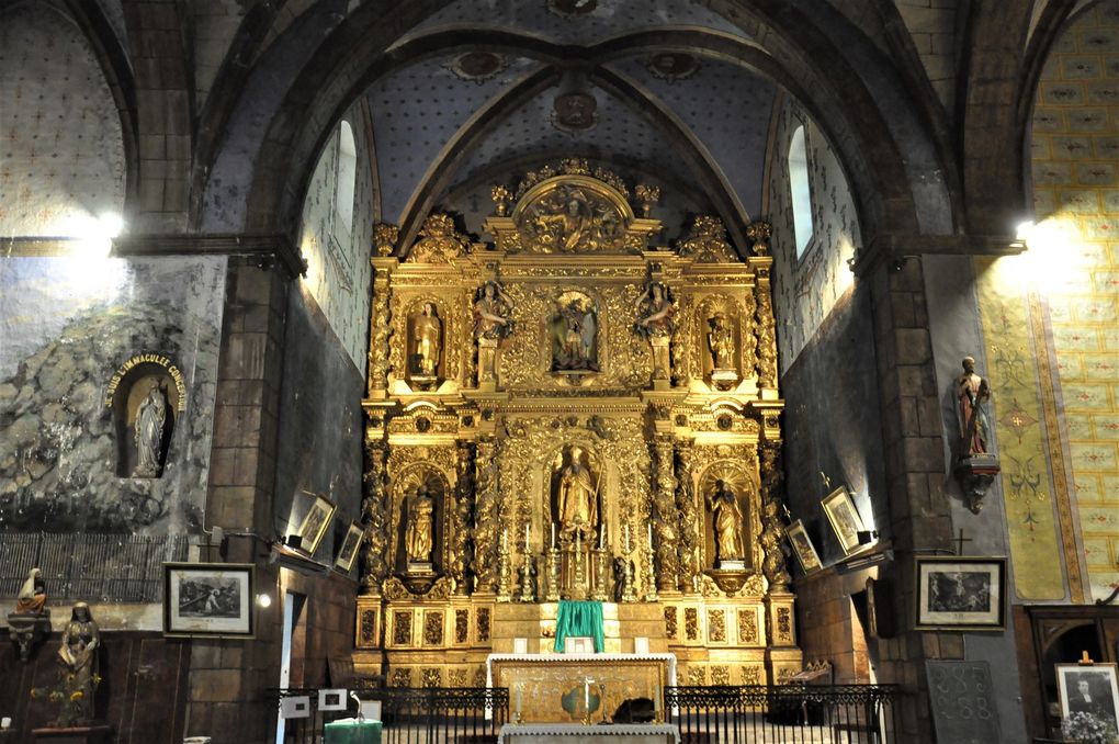 C'est la surprise avec la visite de l'église juste avant la messe et merci pour l'acceuil (13 photos)