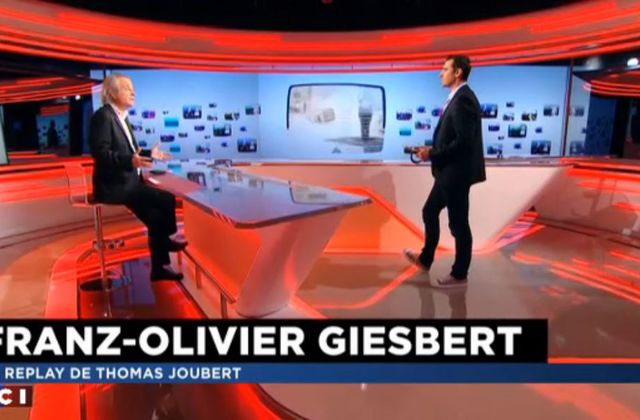 Journalistes responsables ? Franz-Olivier Giesbert répond à Cyril Hanouna.
