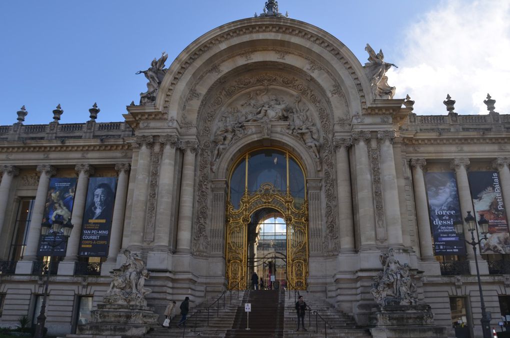 Le bas des Champs Elysées