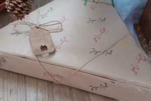 DIY - personnaliser son papier cadeau kraft..