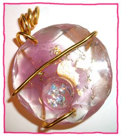 pendentif mauve