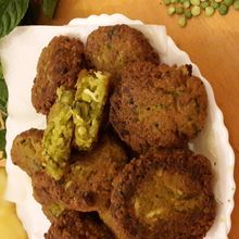 BOULETTES DE POIS CASSÉS À LA MENTHE ET AU CITRON