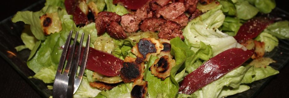 Salade de Magret Séché & Ravioles Grillées