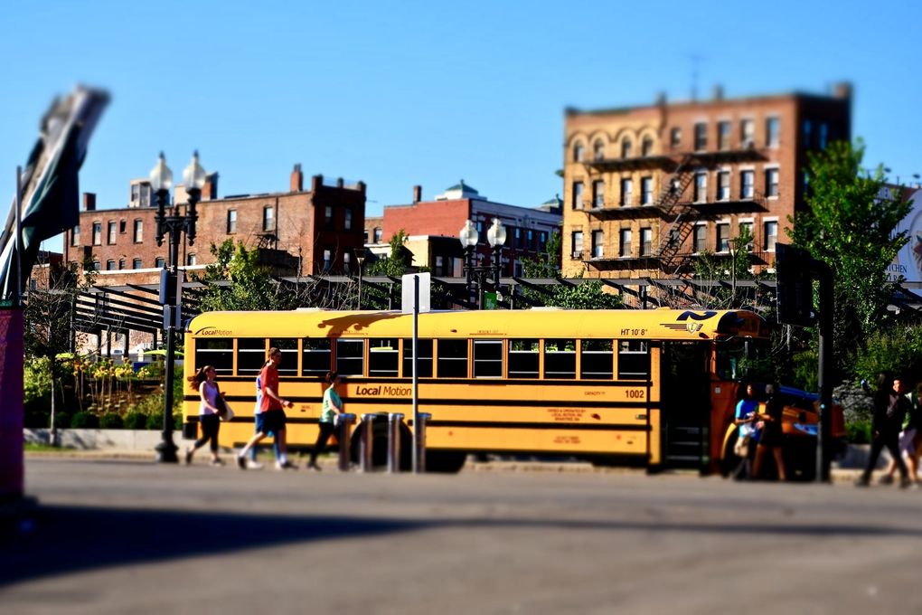 Haymarket, un marché en plein centre ville, présent 2 jours par semaine, the Rose Kennedy Greenway et sa nouvelle fresque, un aigle royal offert par la reine Elisabeth 2 et le musée du Boston Tea Party.