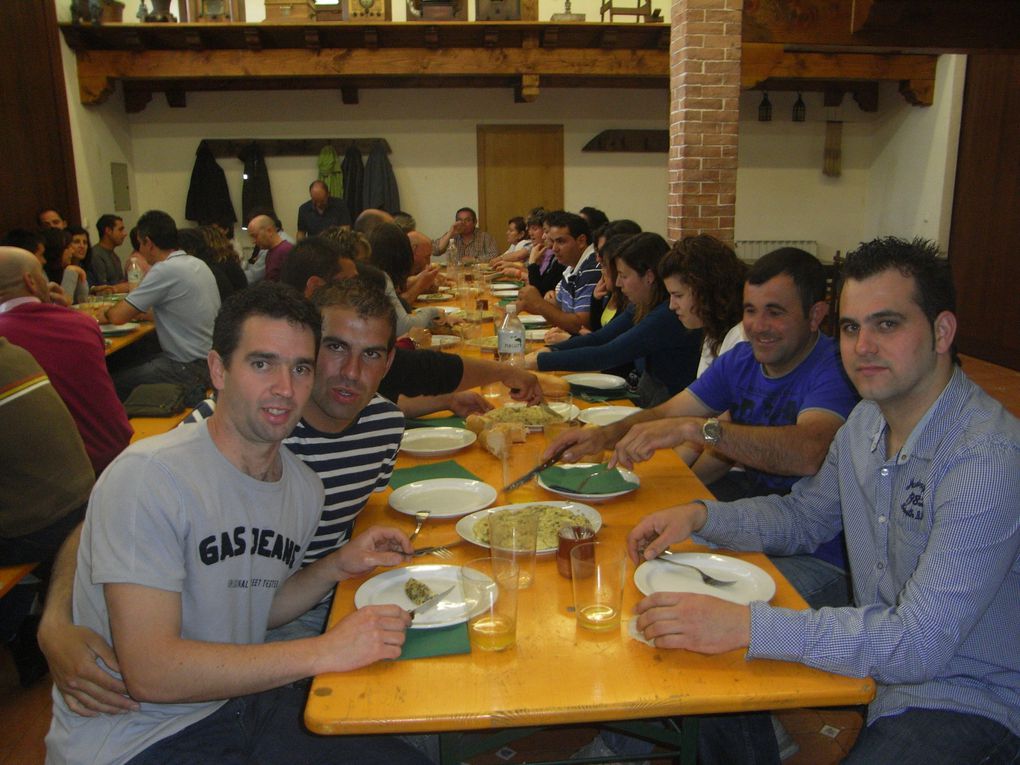 EXCURSIÓN DEL CENTRO CULTURAL DE CABEZUELA A LA SIDRERIA REZOLA. 2011