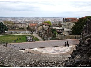 Lyon, le théâtre romain permet aussi la  vue sur la ville !