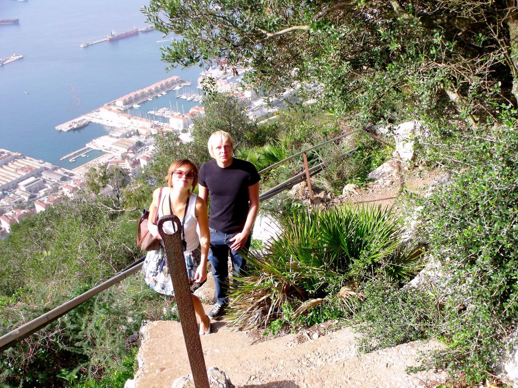 [Fin Novembre]
Deux belges et deux françaises 3 jours sur les routes d'Andalousie pour découvrir 5 villes phares de la communauté autonome, et pourtant bien différentes: Ronda, Gibraltar, Cadiz, Jerez, Cordoue. Suivez le guide!