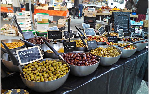 Jour de Marché : Tapenades, Olives and co...