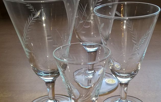 VV007 - service à verres 'épi de blé' - 16p - 64 pcs - 70€