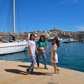 Promenade Louis Brauquier, Marseille, Fort Saint Jean : Pretty ladies, Jolies demoiselles 🌞💦⛵ - Mes Photos, My Photos, Marseille (copyright Jean Rossignol)