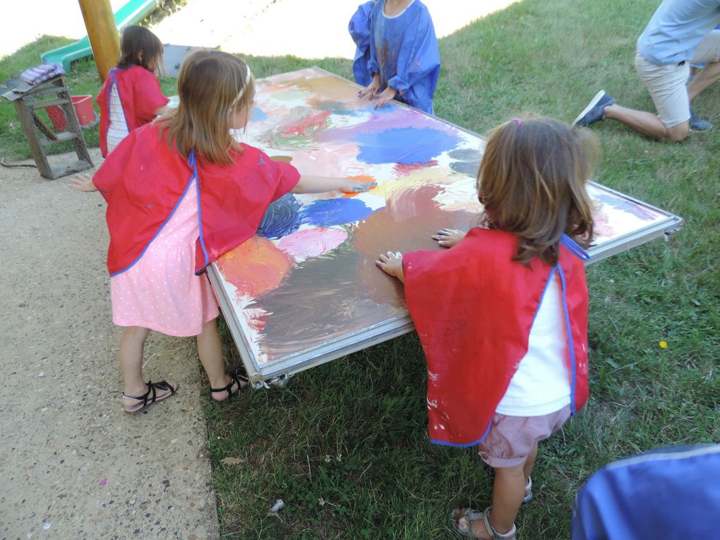 Les artistes en herbe ont commencé leur oeuvre