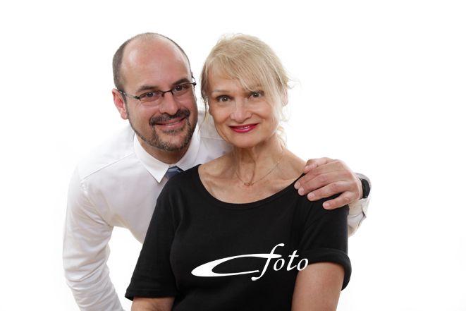 cadeau  fête des mères . Souvenirs . Séance photos en Famille. Portrait de maman et son fils fait par la photographe  c-foto 27000 Évreux 