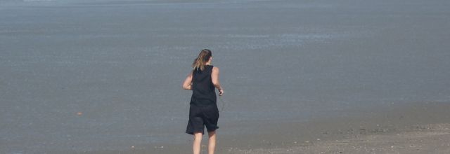 L'instant du haïku : sur la plage bleue.