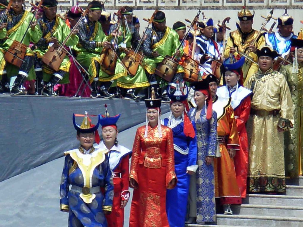 Visite du groupe interparlementaire du Sénat à l'occasion des fêtes du 800ème anniversaire de la création de l'état mongol.