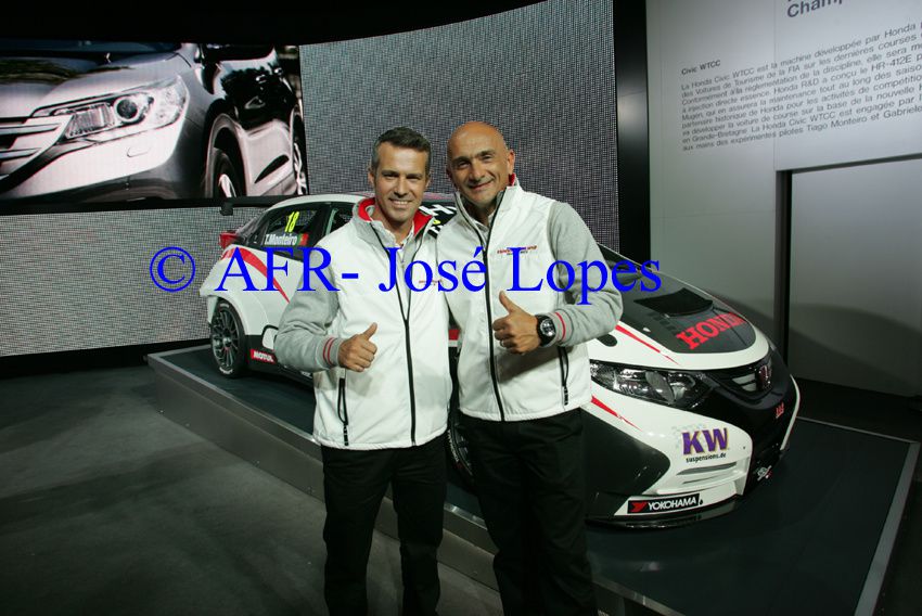 Album - 12-09-27-Tiago-Monteiro-no-Mundial-do-Automovel-em-Paris