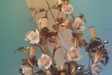 ancien lustre fleurs en porcelaine