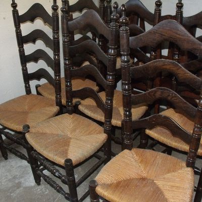 A vendre Lot de 6 chaises chene foncé 200€