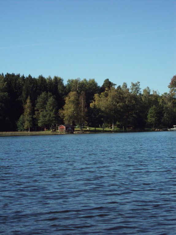 Une journée ensoleillée en canoë, sur un magnifique lac suédois.(19/09/09)