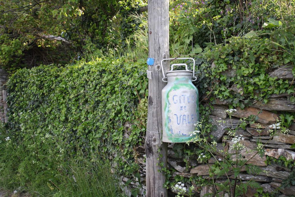 Pause au Col de Fontmort, monument aux Huguenots, Cassagnas, le gîte Valès