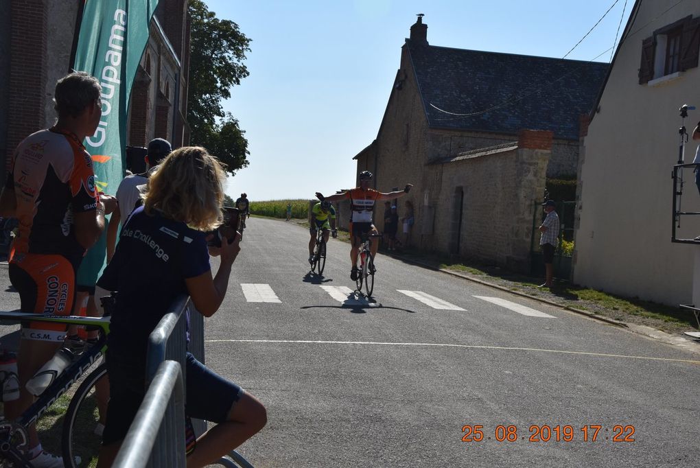 Album photos des 3 et 4 et les premiers résultats des courses UFOLEP de Loigny La Bataille (28)