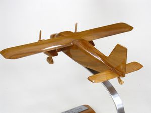 Dornier Do28 Skyservant (Allemagne, échelle : 1/50°, bois : cerisier)