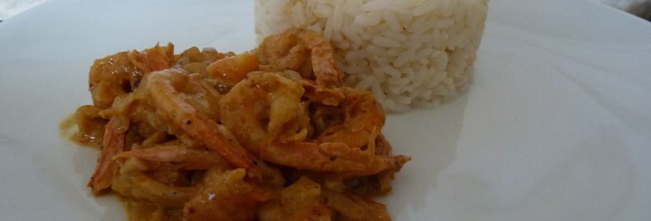 Crevettes coco-curry et riz citronné