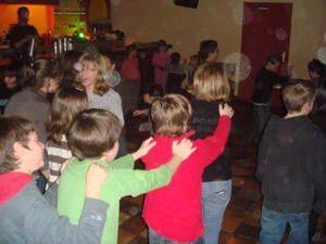 Mega soirée ce soir au centre, la fatigue n'empêchera pas les enfants de s'amuser. De plus, nous avons fêté tous les anniversaires : Justine, Estelle, Ludivine et Mr DELANNOY Jean-Paul.