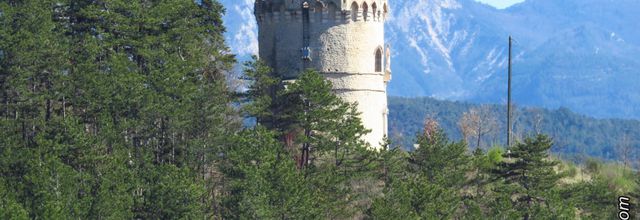 Die intramuros : la Tour de Purgnon / Balade dans la Drôme
