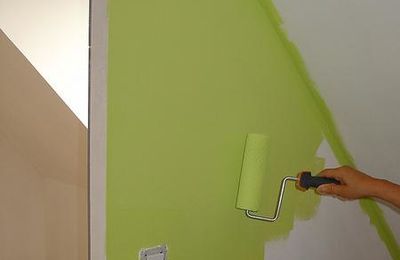 Mardi 29 juillet : peinture sur les murs de la salle de bain