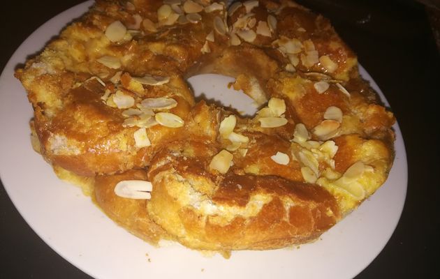 Gâteau de pain perdu au caramel