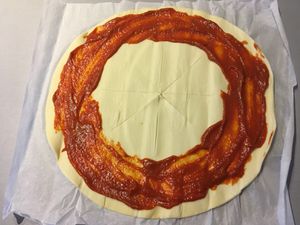 Couronne feuilletée tomate, chorizo, mozzarella et origan