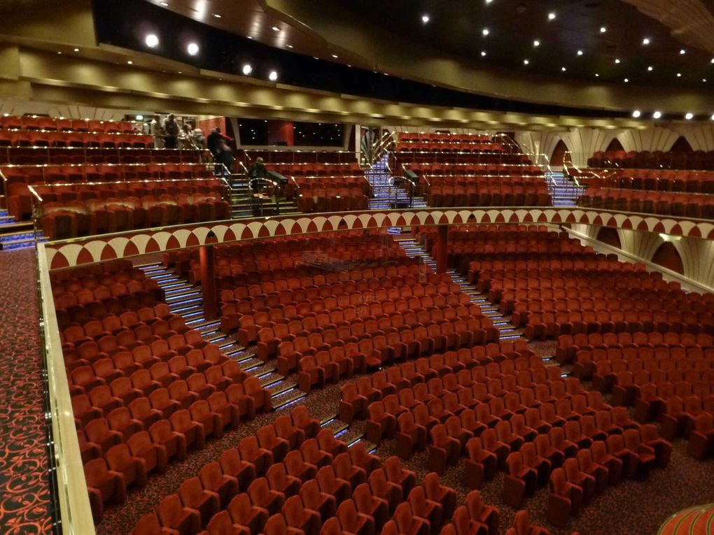 Bienvenue à bord du magnnifique MSC Musica, comme d'habitude, nous remonterons les ponts un par un de l'arrière vers l'avant du navire.