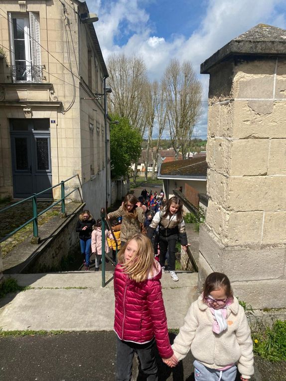 Après 2 semaines de vacances bien mouvementées, accueil de loisirs, vacances gratuites avec la ville de Fismes, les ateliers de Valérie à la médiathèque et de Maryse et Isabelle à la Bibliothèque Pour Tous, et malgré une météo peu clémente, de belles vacances pleines de souvenirs. Un petit +, les cabanes dans les bois les enfants adOOOrent. Et pour finir, salle comble au cinéma à la Spirale pour "Super Mario" Rendez-vous cet été pour de nouvelles aventures😉