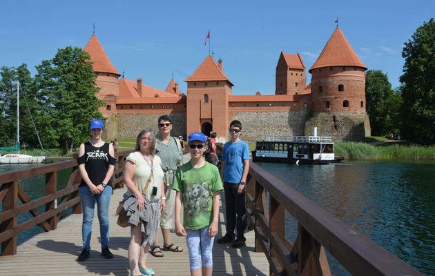28 juin 2017 – Vilnius, château de Trakia vers Siauliai, et la colline aux miles croix