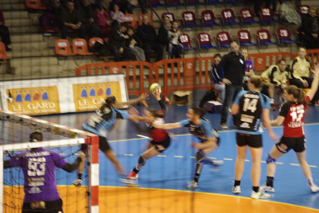 Match Handball féminin HBCN-Mios
du 11/02/2012 à 20 heures au Parnasse à Nîmes...