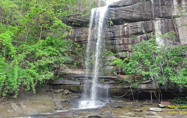 Superbe cascade "Soei Sawan (Thaïlande Ubon Ratchathani)